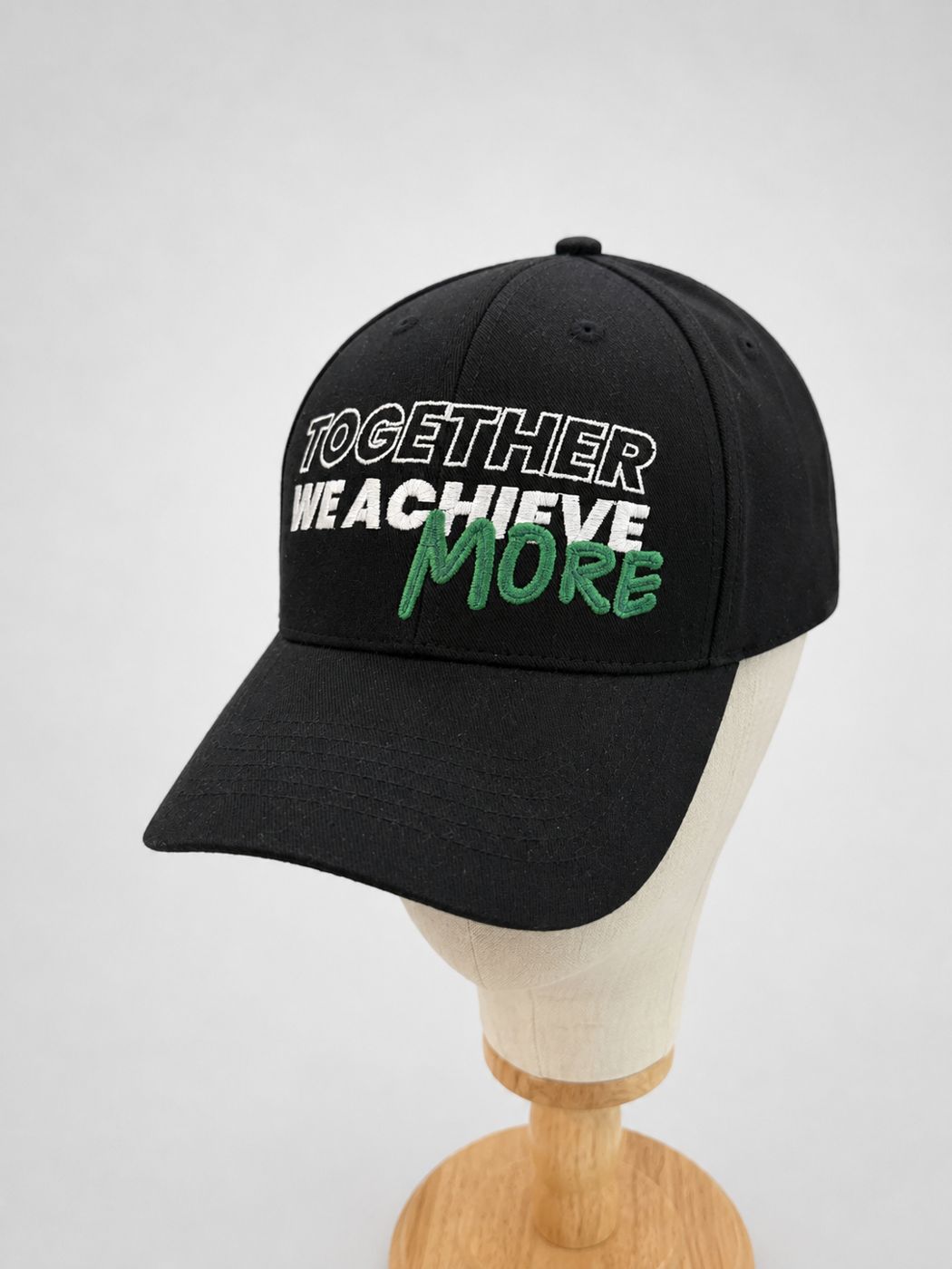 Casquettes noires broderie 3D